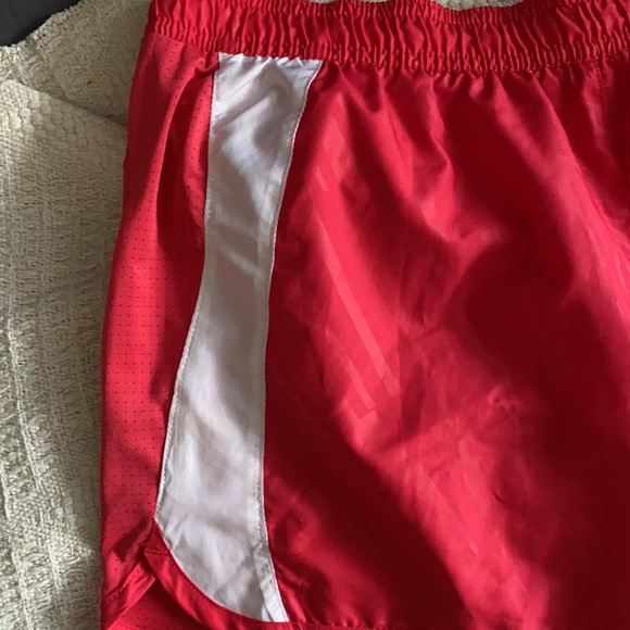 Medium Adidas Short - Picture 3 of 6